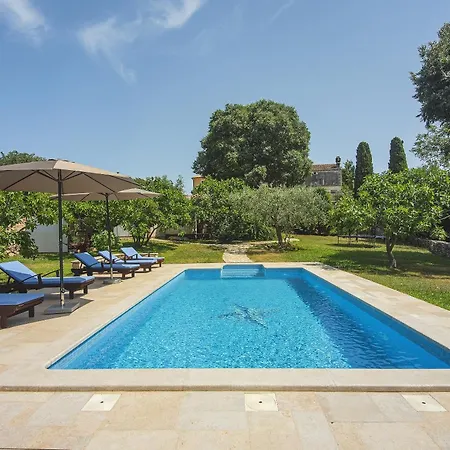 Semesterbostad Family Friendly House With A Swimming Pool Valtura, - 22734 *