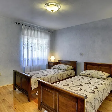 Vakantiehuis Family Friendly House With A Swimming Pool Valtura, - 22734