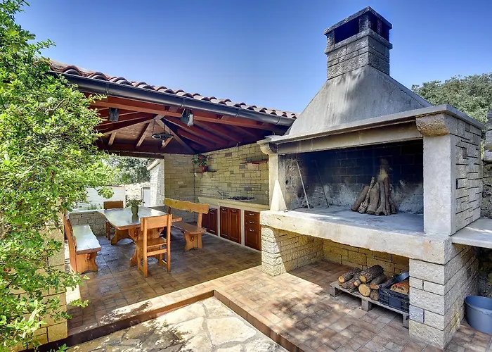 Family Friendly House With A Swimming Pool Valtura, - 22734