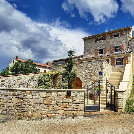 Family Friendly House With A Swimming Pool Valtura, - 22734 * Pula